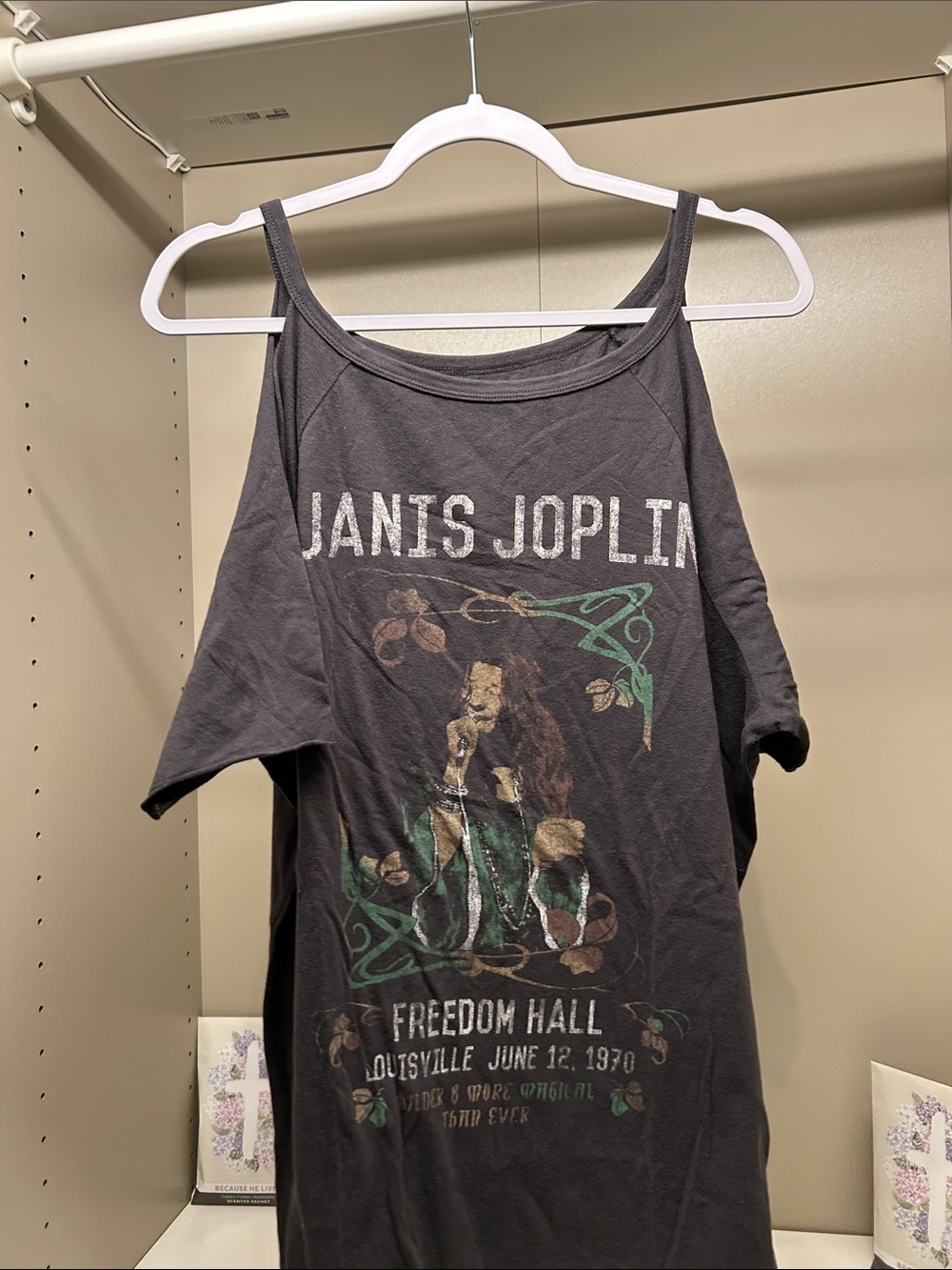 Torrid Size 2 Janis Joplin Cold Shoulder Tee